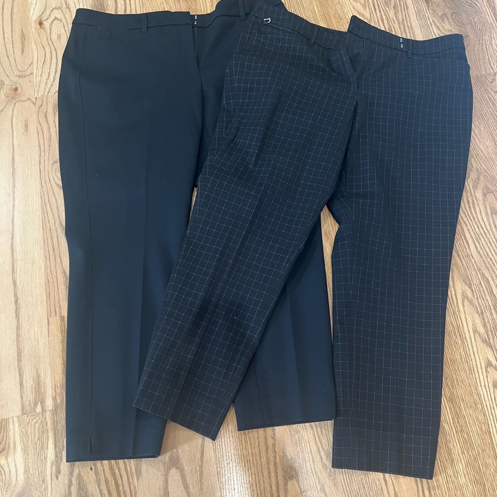 EUC 2 White House Black Market The Slim Ankle Pants. Size 14. - Picture 2 of 3